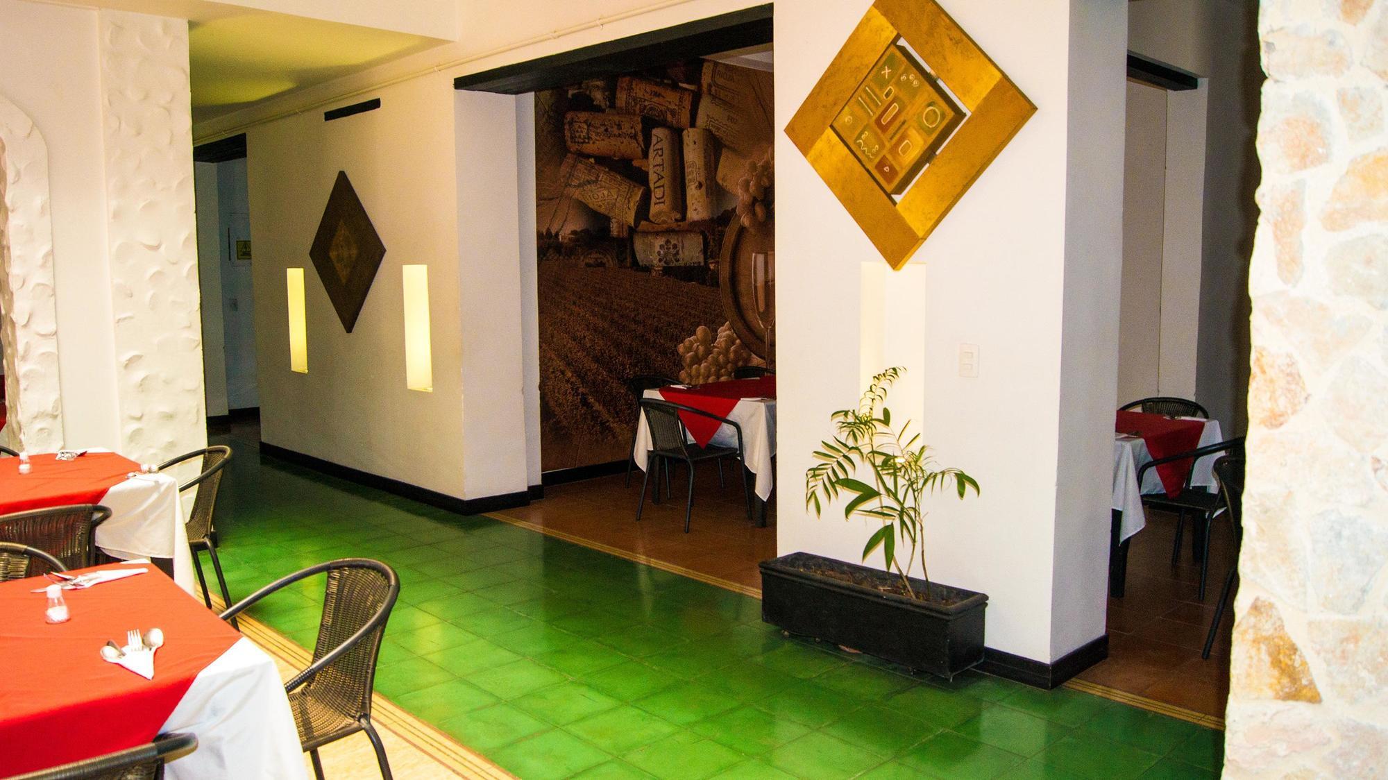 Hotel Puerta de San Antonio Cali Exterior foto